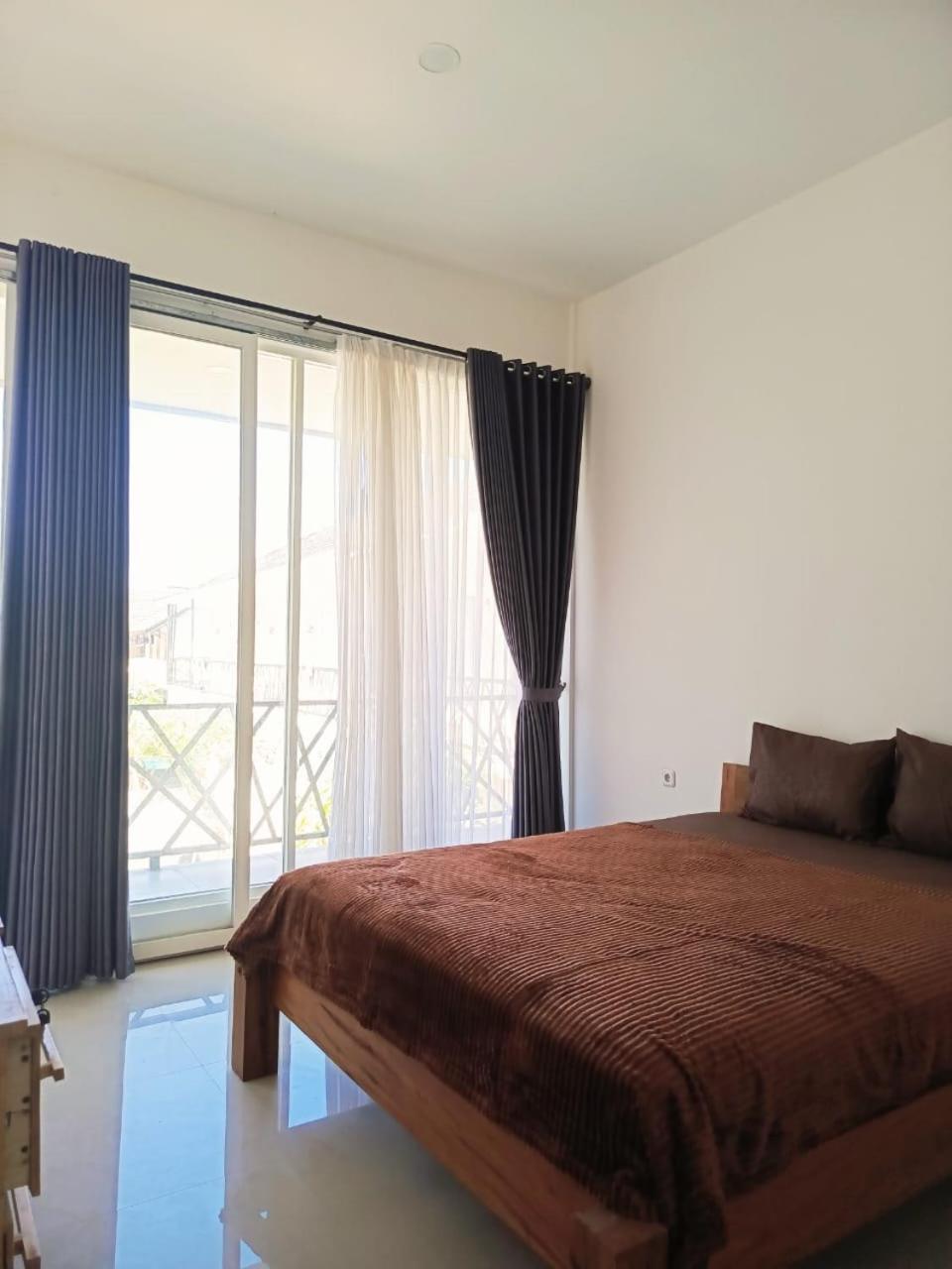 Zavana Rooms & Restaurant Tanjungkarang Exterior photo